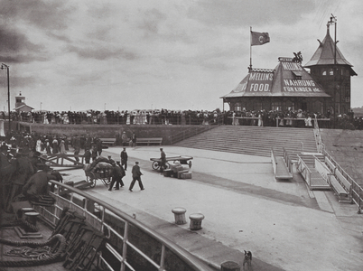 Cuxhaven, Neue Liebe (b/w photo)