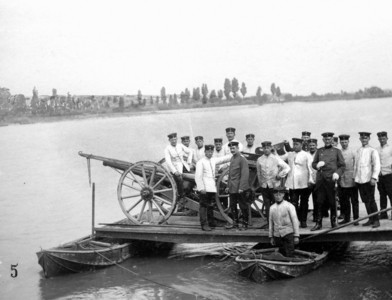 Exercises of the Field Artillery Regiment, around 1900 (b/w photo)