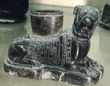 ANCIENT ORIENT ART (Sumerian): Votive dog Mastiff statuette. From Lagash to…, c. 1900 BC (soapstone)