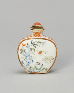 Snuff Bottle with Flowers and Rockwork, with Jiaqing reign mark, 1796-1820 (porcelain painted in overglaze enamels)