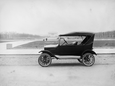 Ford Touring Car 1925 (photo)