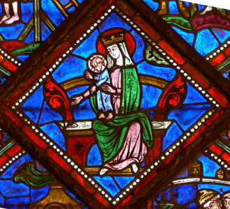 Window w6 depicting the Virgin and Child (stained glass)
