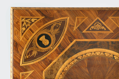 Detail of the top of a table (wood)
