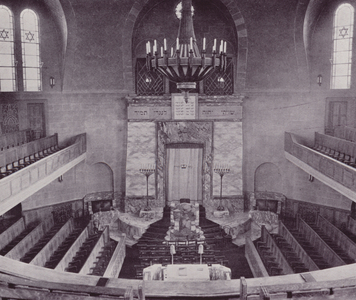 Louis Street Synagogue, Leeds (b/w photo)