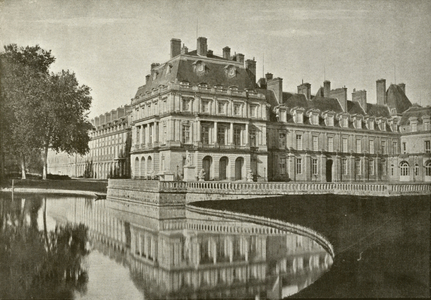Fontainebleau, Cour de la Fontaine et Etang des Carpes (b/w photo)