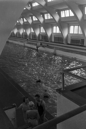 Swimmers in the Hallenbad Heslach swimming pool, Stuttgart, 1930s (b/w photo)