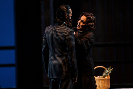 Yolanda Auyanet as Donna Ana and Jose Luis Sola as Don Ottavio (photo)