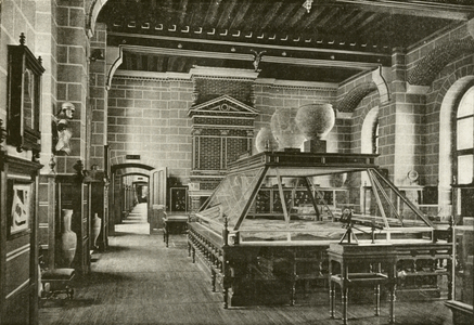 Saint-Germain, Une Salle du Musee (b/w photo)