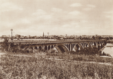 Saskatoon, Saskatchewan (b/w photo)