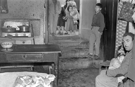 CALABRIAN FAMILY, Europa, 1956 (photo)
