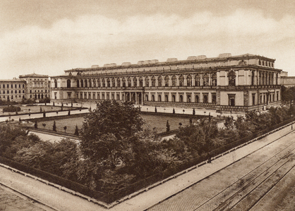 Munchen / Munich: Alte Pinakothek (b/w photo)