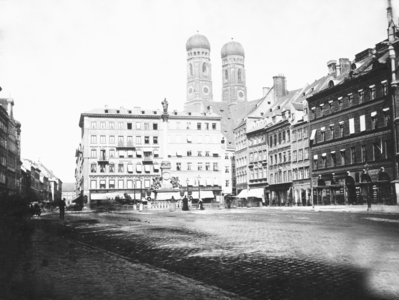 Marienplatz in Munich (b/w photo)