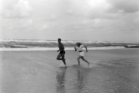 Vacations on Westerland, Germany 1930s (b/w photo)