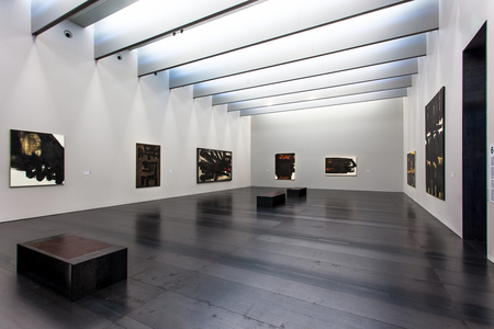 Salle des peintures sur toile, Musée Soulages, Rhodez, 2014 (photo)