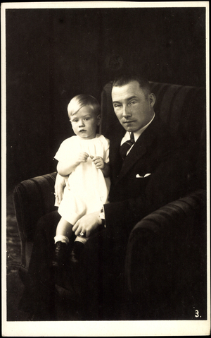 Ak Prince Friedrich zu Hohenzollern Sigmaringen with son (b/w photo)