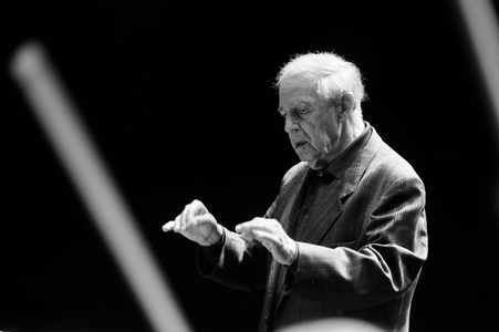 Pierre Boulez conducting at Salzburg Festival