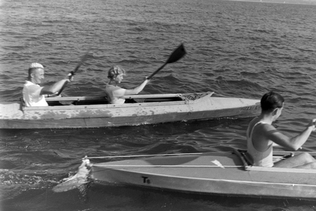 Vacation at the Baltic Sea, Germany 1930s (b/w photo)