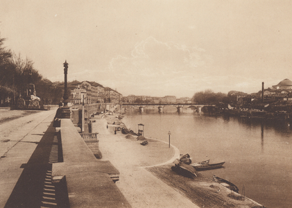 Torino /  Turin: Lungo Po (b/w photo)