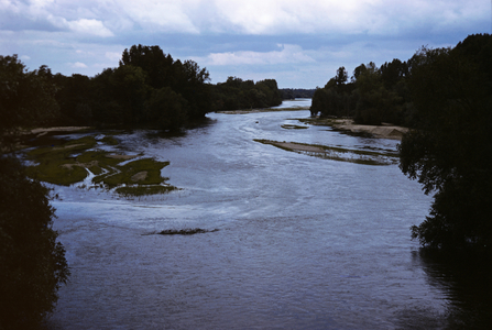 Evening on the Loire River (photo)