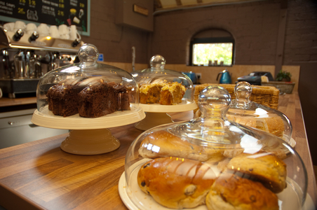 Pastries and cakes (photo)