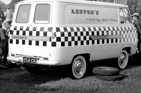 Les Leston jazz drummer, racing driver and dealer in accessories and clothing (photo)