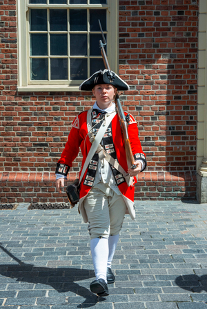 Harborfest Redcoats Soldiers dressed in British Army Uniform reinact a parade, Boston, USA 2021 (photo)
