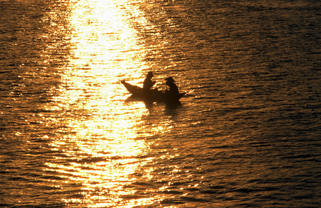 Boat on the Song Huong in Hue, 1999 (photo)
