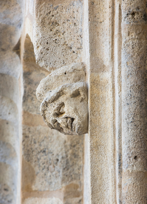 Exterior view, detail: sculpted head.
2016 (photo)