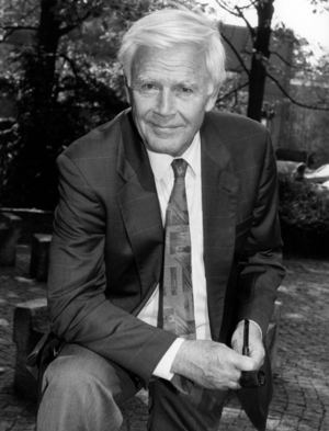 Joachim "Blacky" Fuchsberger with pipe, 1992 (photo)