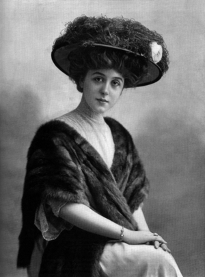 Gabrielle Robinne as Mme de Chamblay in play "La rivale" at Comedie Francaise, 1907