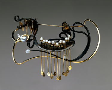 Brooch, 1969 (14k gold, sterling silver, freshwater, baroque pearls)