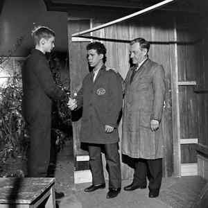 Buckhantz, actor: Joseph Offenbach (right)