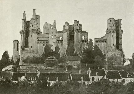 Pierrefonds, Ruines (b/w photo)