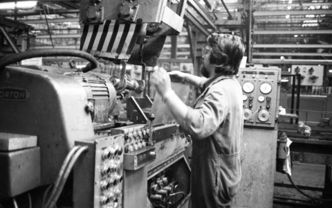 DEU, Germany, Bochum: Production of engines, axles and other parts of …, 1975 (photo)