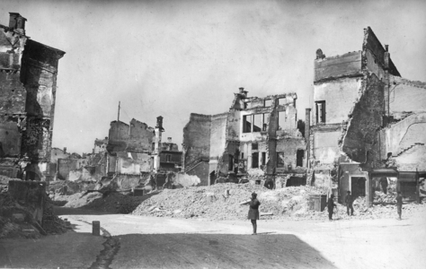 Conegliano destroyed during the First World War, 1918 (b/w photo)