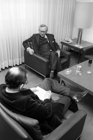 Günter Gaus (back, Germany SPD First Head of Permanent Mission of the Federal Republic of Germany..., 1977 (photo)