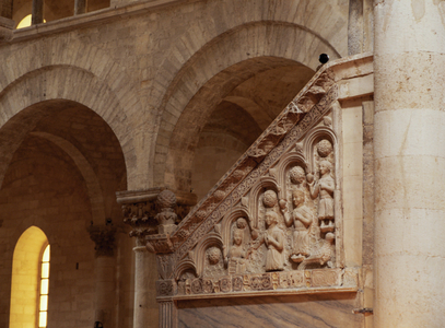 Stonecarving on the ambo of the Cathedralof Bitonto (photo)