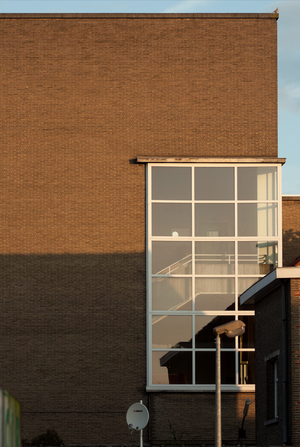 Fortstraat. School complex ( Koninklijk Atheneum). Exterior. Detail of the façade. 1954 (?).