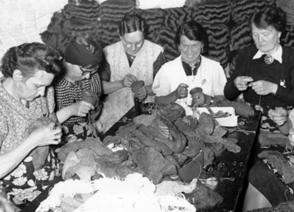 II. WK, NS Women's Union 1944 (photo)