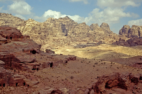 View of the Edom mountains, western Jordan (photo)