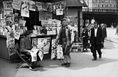 A newspaper stall in Budapest …, 1956 (photo)