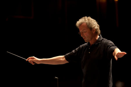 Franz Welser Möst conducting