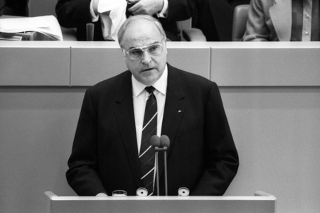Federal Chancellor Helmut Kohl (Germany CDU) speaks during a session of the Bundestag on Polish..., 1990 (photo)