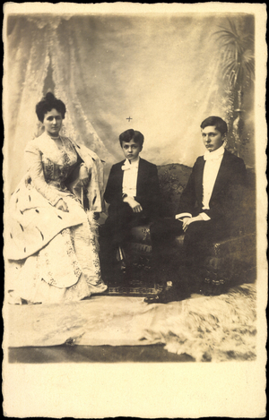 Photo Ak Duchess Karl Theodor of Bavaria with Luitpold (b/w photo)