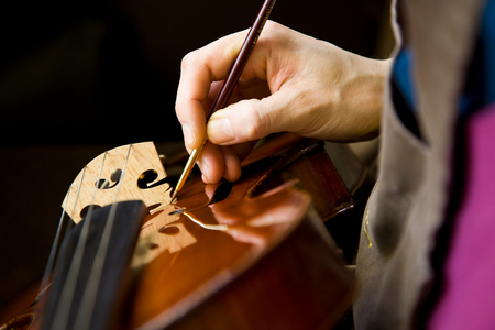 Violin restorer
