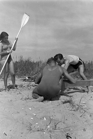 Vacation at the Baltic Sea, Germany 1930s (b/w photo)