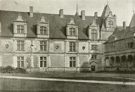 Chateaubriand, Chateau (b/w photo)