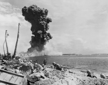 Attack on Marshall island during second world war (Pacific war) : the marines come ashore on 3Roi-Namur" island in february 1944, photo NARA