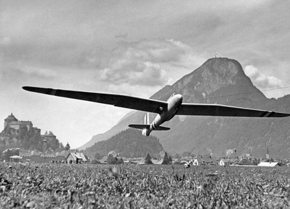Glider in Kufstein (b/w photo)
