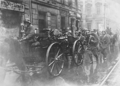 Government troops during the Spartacus uprising, 1919 (b/w photo)
